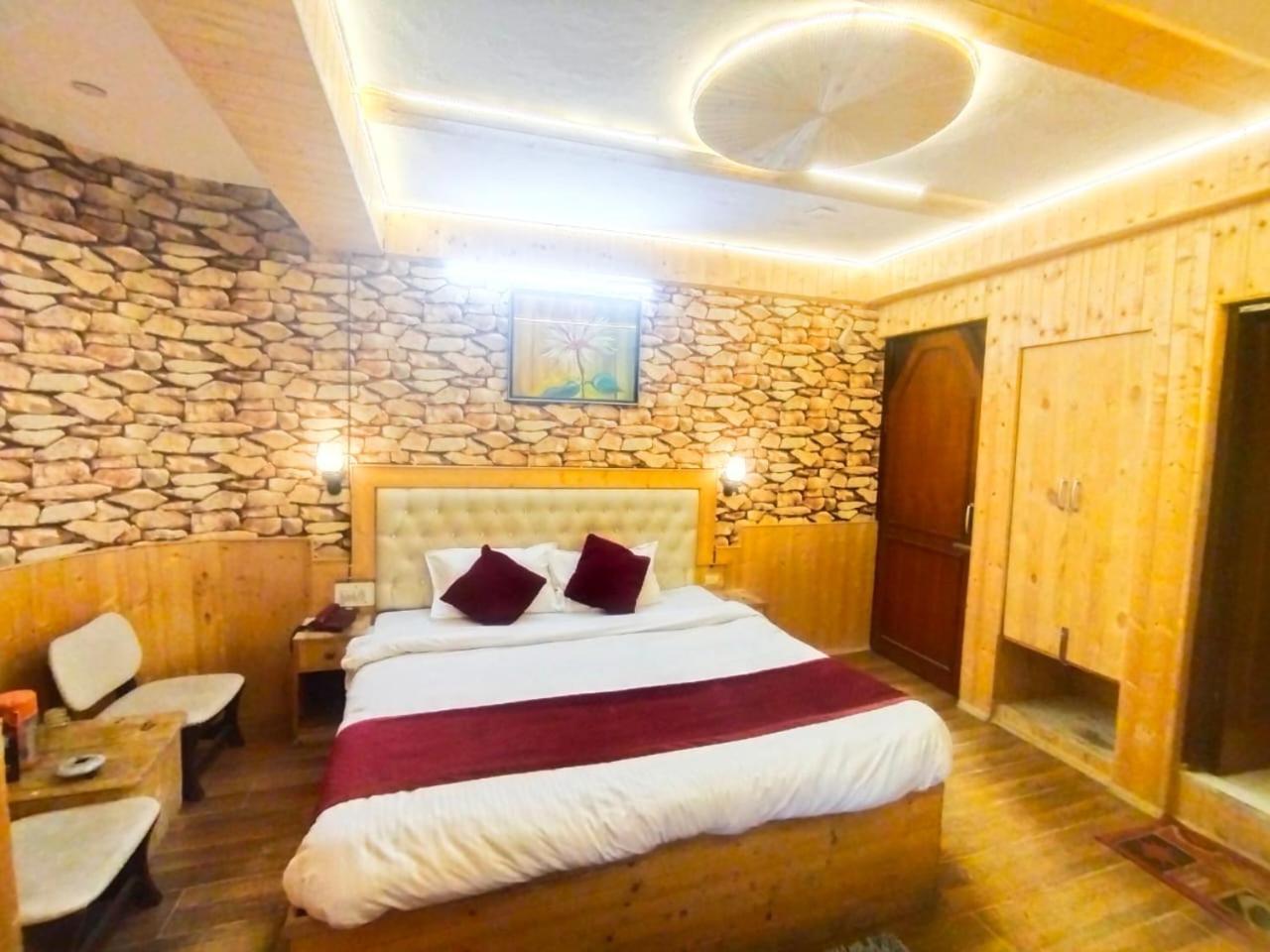 Hotel Gilbert Mountain View Manāli Eksteriør billede