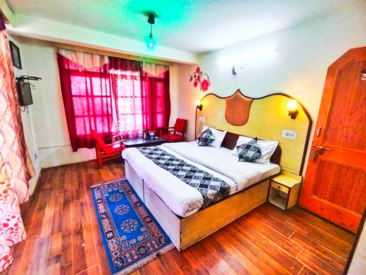 Hotel Gilbert Mountain View Manāli Eksteriør billede